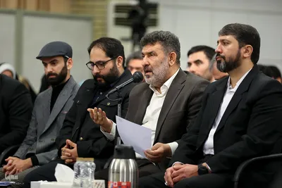 دیدار جمعی از شاعران و اهالی فرهنگ و ادب فارسی با ر هبر معظم انقلاب