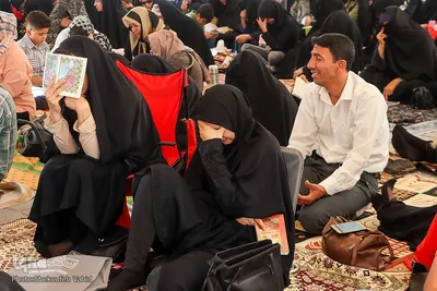 دعای عرفه در گلستان شهدای اصفهان
