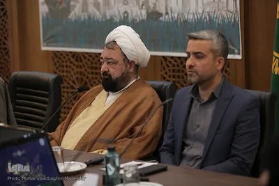 همایش ملی تجلیل از واقفین حرم مطهر رضوی در اصفهان