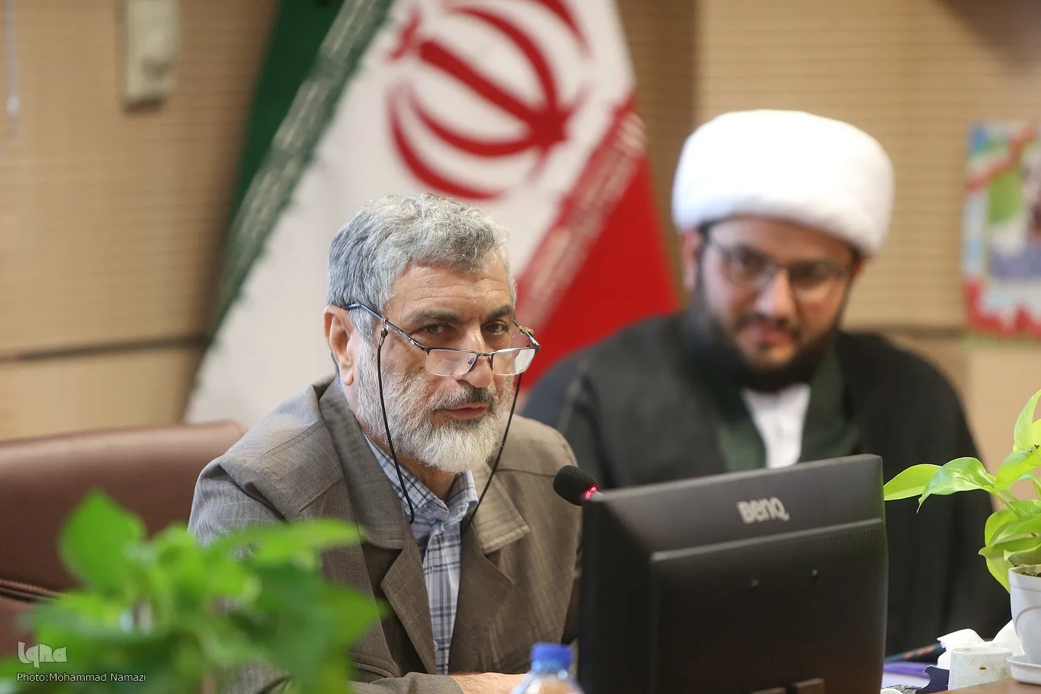 حافظ قرآن در جهت نهادینه‌شدن ارزش‌های قرآنی و احیای آن سرآمد باشد