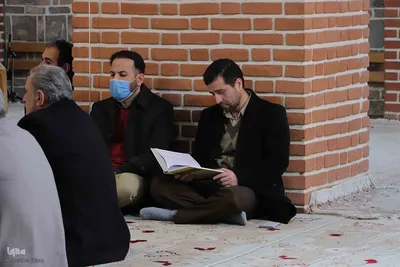کرسی تلاوت قرآن در دانشگاه هنر اسلامی تبریز‎