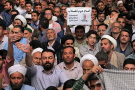 دیدار هزاران نفر از اقشار مختلف مردم در روز عید غدیر
