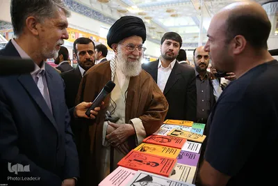 بازدید رهبر انقلاب از سی و‌‌ یکمین نمایشگاه بین‌المللی کتاب تهران