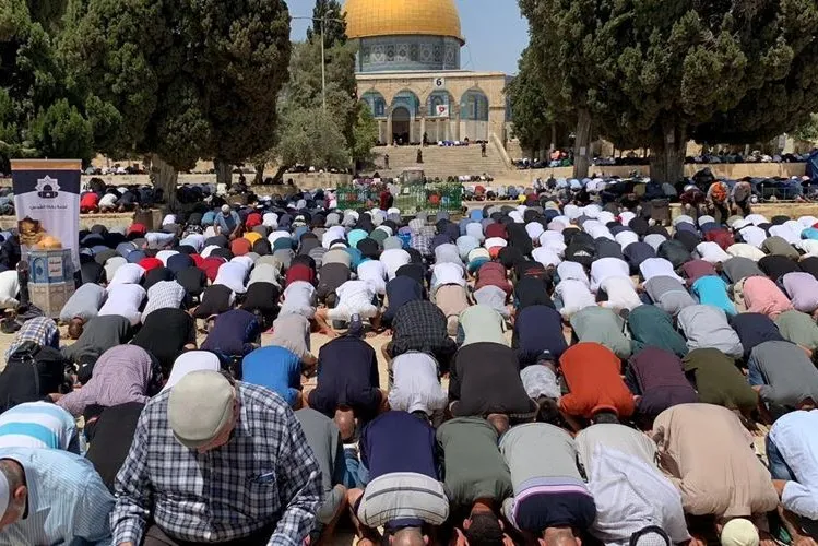 حضور 60 هزار فلسطینی در نماز جمعه مسجدالاقصی