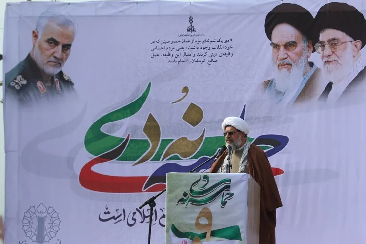 حضور مردم در حماسه ۹ دی کمر فتنه را شکست