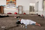 اسکان سیل زدگان در یادمان شهدای هویزه 