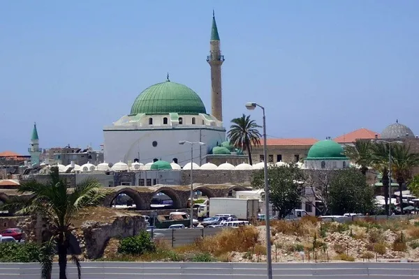 El-Jazzar, işgal altındaki topraklarda bir cami