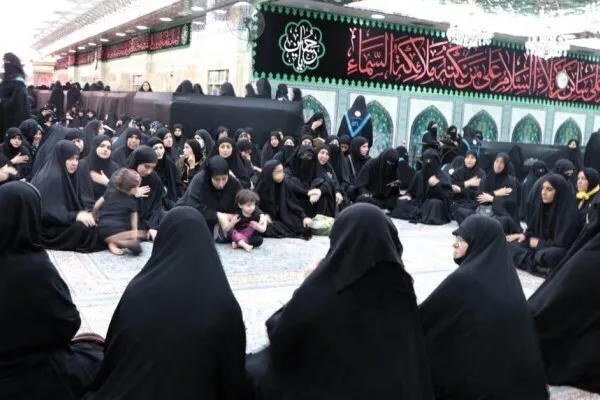 Ang Banal na Dambana ng Imam Hussein ay Nagpunong-abala ng Tatlong Araw-araw na Sesyong Quraniko para sa mga Babae sa panahon ng Arbaeen