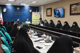 دیدار وزیر ارشاد با جمعی از بانوان پیشکسوت قرآنی
