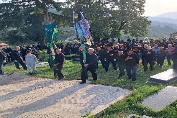 علم گردانی عزای سرور و سالار شهیدان کربلا در سنگده ساری
