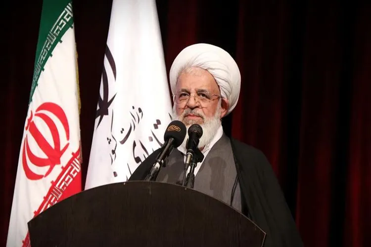 خدامحوری؛ فلسفه انقلاب/ لزوم تلاش برای حفظ دستاوردهای انقلاب