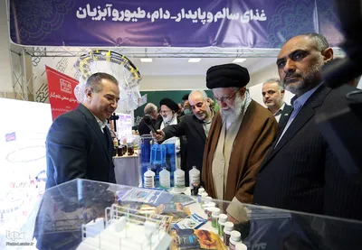 بازدید رهبر انقلاب از نمایشگاه توانمندی‌های تولید داخل