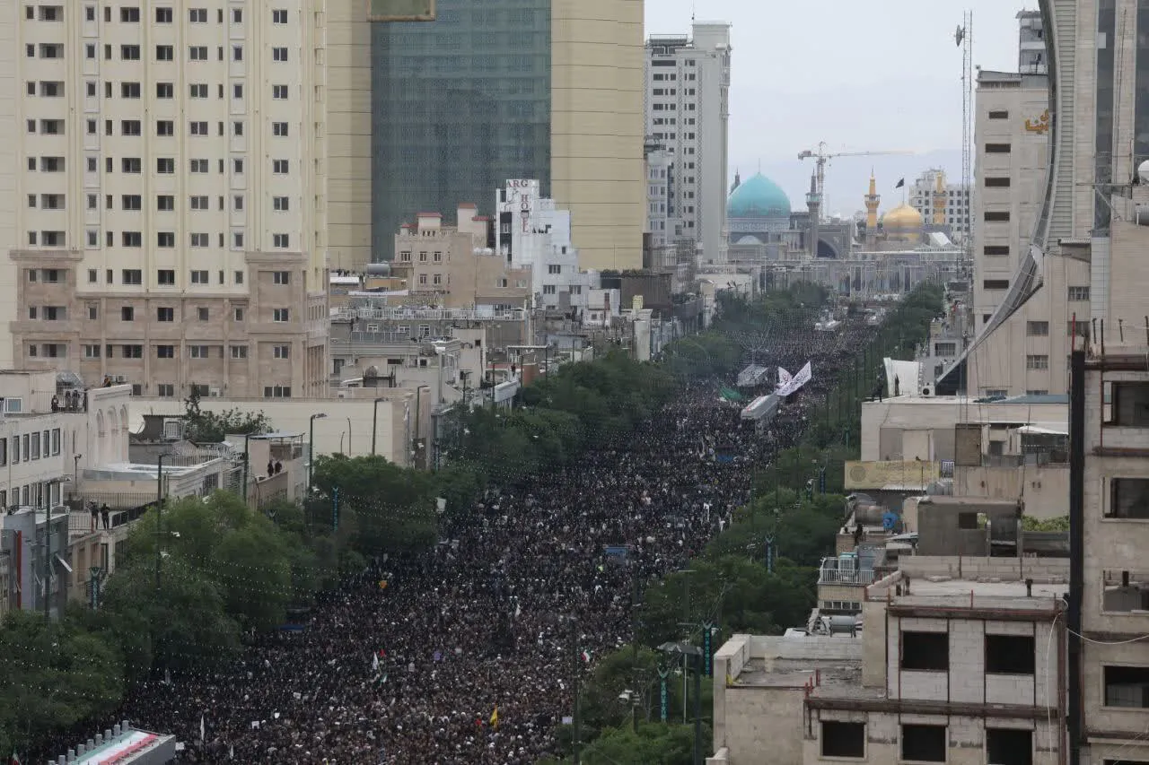 تقریر مصور | اهالي مشهد یودعون الرئیس الشهید