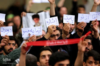دیدار دانش‌آموزان و دانشجویان با رهبر انقلاب