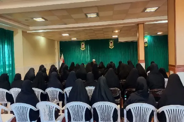نقش بانوان مبلّغ در تبیین جوانی جمعیت