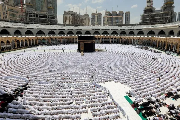 Number of Grand Mosque Visitors in First 20 Days of Ramadan Hits 22m