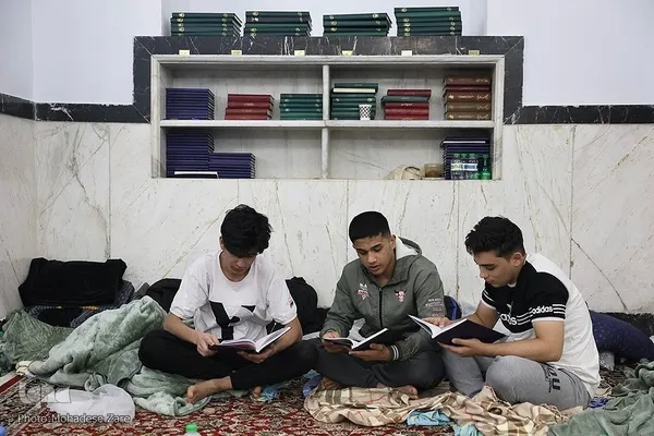 İmam Rıza Türbesinde manevi itikaf merasiminden kareler