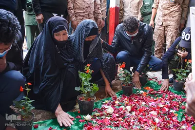 مراسم تشییع پیکر پاک شهید ۱۷ساله مدافع حرم «نجیب حسینی» از رزمندگان تیپ فاطمیون در محلات