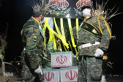 استقبال از ۵ شهید گمنام در فرودگاه بیرجند