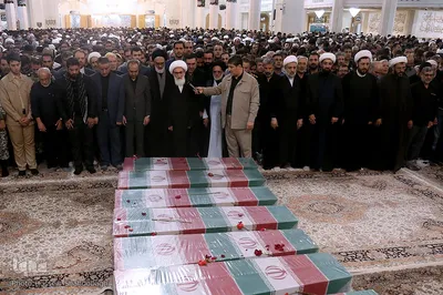 ⁨تشییع 7 شهید گمنام دفاع مقدس در سالروز شهادت امام جعفر صادق(ع)⁩