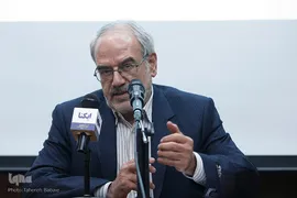 دکتر کاظم فروتن در مراسم رونمایی از تولیدات قرآنی

