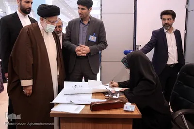 بازدید حجت‌الاسلام والمسلمین سیدابراهیم رئیسی، رئیس‌جمهور از سی‌اُمین نمایشگاه بین‌المللی قرآن کریم