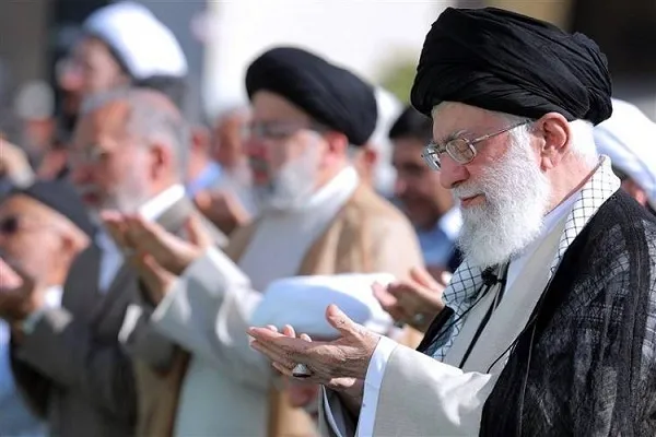 La prière de l'Aïd al-Fitr a été dirigée par l'Imam Khamenei