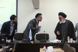 از راست آیت الله سید مصطفی محقق داماد، استاد دانشکده حقوق دانشگاه شهید بهشتی، احمد رضا خضری، رئیس هیات مدیره انجمن ایرانی تاریخ اسلام، زهیر صیامیان گرجی، عضو هیات علمی گروه تاریخ دانشگاه شهید بهشتی  در نشست همایش مناسبات فلسفه و تمدن در جهان اسلام