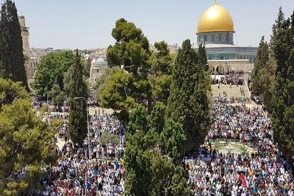 حضور گسترده فلسطینیان در نماز جمعه مسجدالاقصی