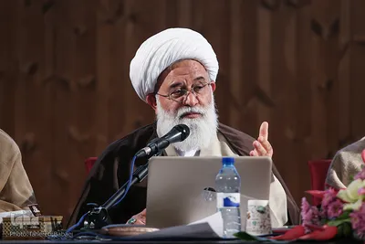آیت‌الله علی‌اکبر رشاد، رئیس پژوهشکده فرهنگ و اندیشه اسلامی در نخستین همایش ملی آسیب شناسی پایان نامه‌ها و رساله‌های حوزه علوم انسانی