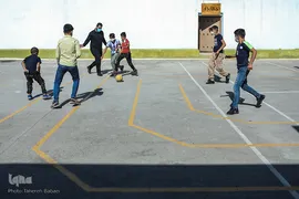 بازی زندگی /کار میکنند اما درآمدشان متعلق به دیگران است.