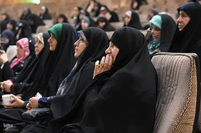 کرسی تلاوت بانوان در آستان عبدالعظیم(ع)