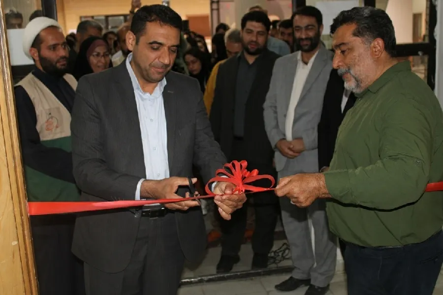 نمایشگاه پوسترهای ولایی در شهرکرد برپا شد + عکس
