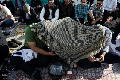 اقامه نماز عید فطر به امامت رهبر معظم انقلاب اسلامی در مصلای امام خمینی (ره)