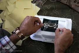 توزیع ۲۰۰۰پرس غذای گرم میان خانواده های محروم و حاشیه نشین تهران و ورامین توسط موسسه خیریه شهدای مدافع حرم استان تهران