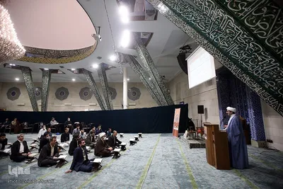 کرسی تلاوت قرآن در مسجد دانشگاه تهران