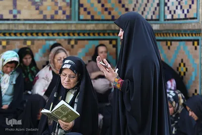 مراسم قرائت دعای پرفیض عرفه در امامزاده حسین (ع) قزوین