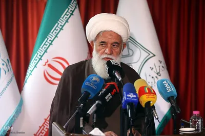آیین رونمایی از ترجمه عربی مجموعه چهل جلدی «چلچراغ حکمت»