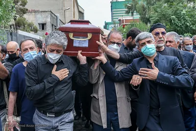 تشییع پیکر هنرمند انقلابی حبیب الله صادقی