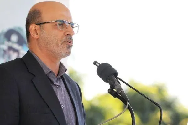 جوان ایرانی در راهبری تفکر موجود جامعه تلاش کند