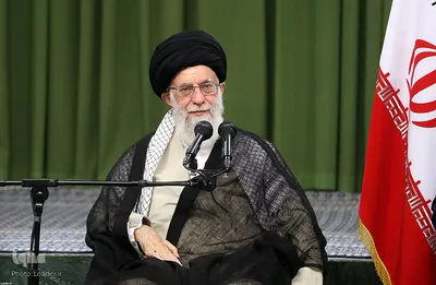 دیدار جمعی از شاعران و اهالی فرهنگ و ادب با رهبر انقلاب