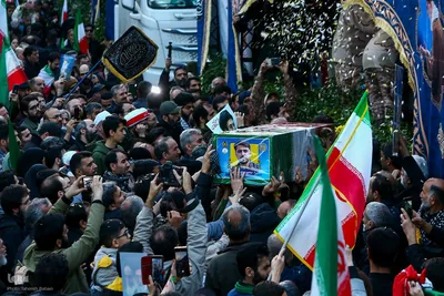 مراسم تشییع پیکر شهدا از میدان انقلاب