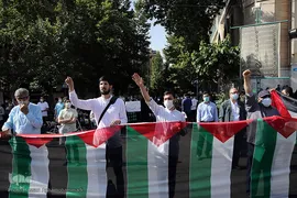 راهپیمایی ضد صهیونیستی نمازگزاران عید سعید فطر دانشگاه تهران در اعتراض به جنایات ضدبشری اخیر رژیم صهیونیستی در فلسطین اشغالی