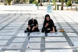 مراسم قرائت دعای پرفیض عرفه در امامزاده طاهر(ع) کرج