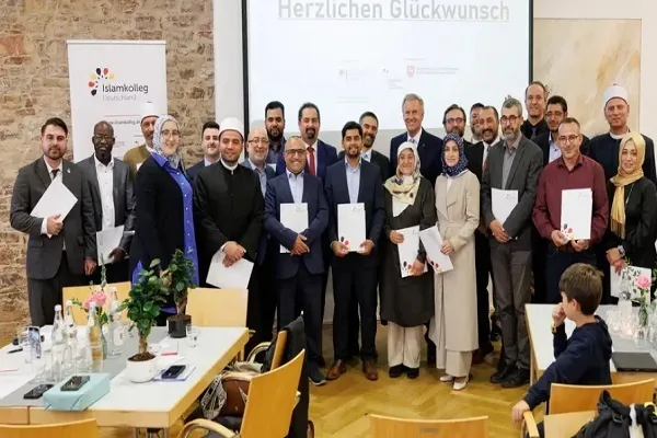 Almanya’da ilk cemaat imamı grubu mezun oldu