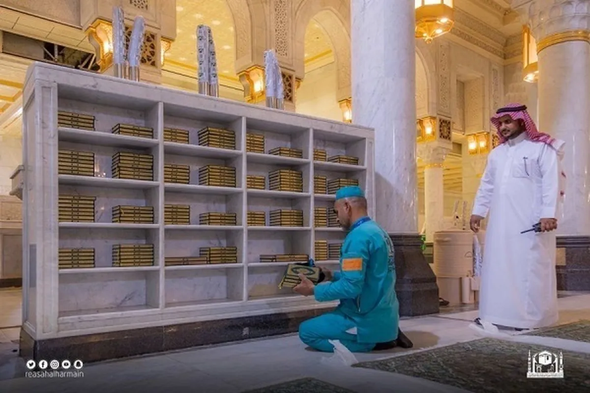 Sanya  kwafin Al-Qur'ani 35,000 a Masallacin Harami a lokacin aikin Hajji