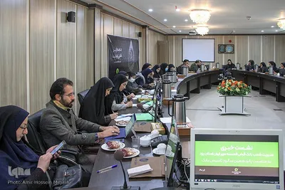 نشست خبری حسینی مدیر بانک قرض الحسنه مهر ایران استان یزد‎‎