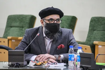 نشست «هنر و اندیشه در ادبیات انقلاب اسلامی»
