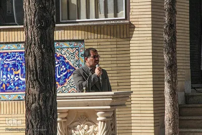 غبارروبی مزار شهدای خراسان جنوبی توسط خبرنگاران