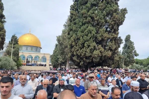 75 min ibadətçi Qüds günündə Məscidül-Əqsada cümə namazına qatılıb